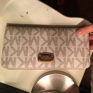 Michael Kors Signature Wallet