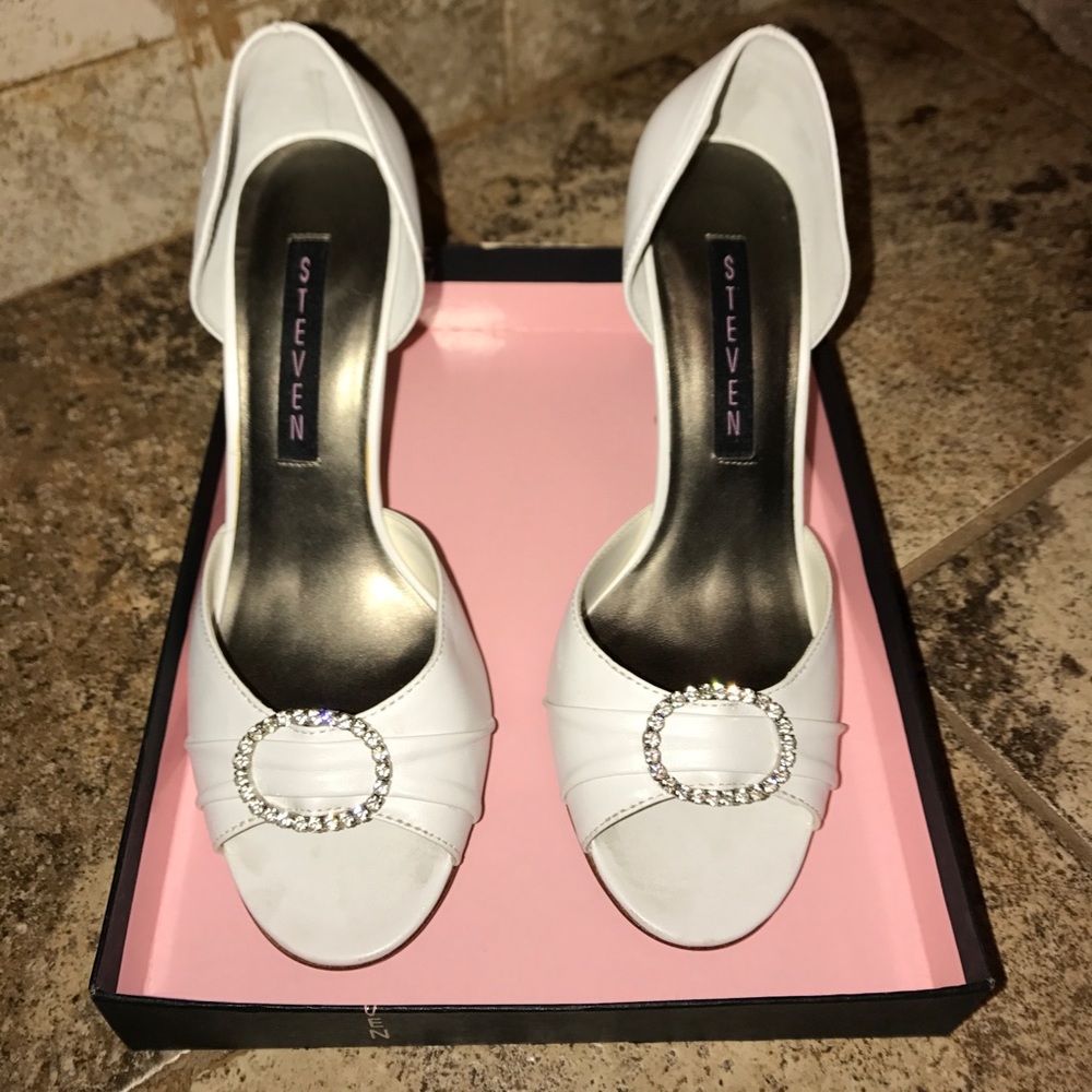 Steve Madden peep toe heels