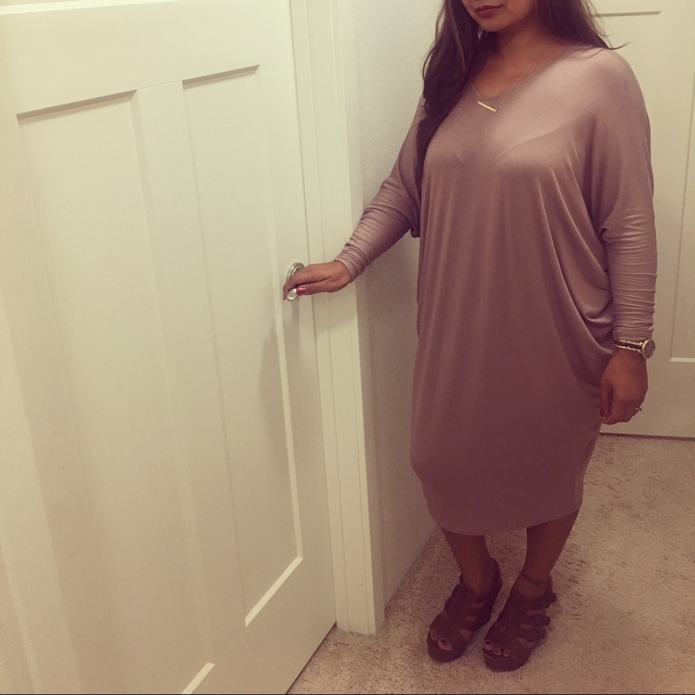 V-back tunic dress