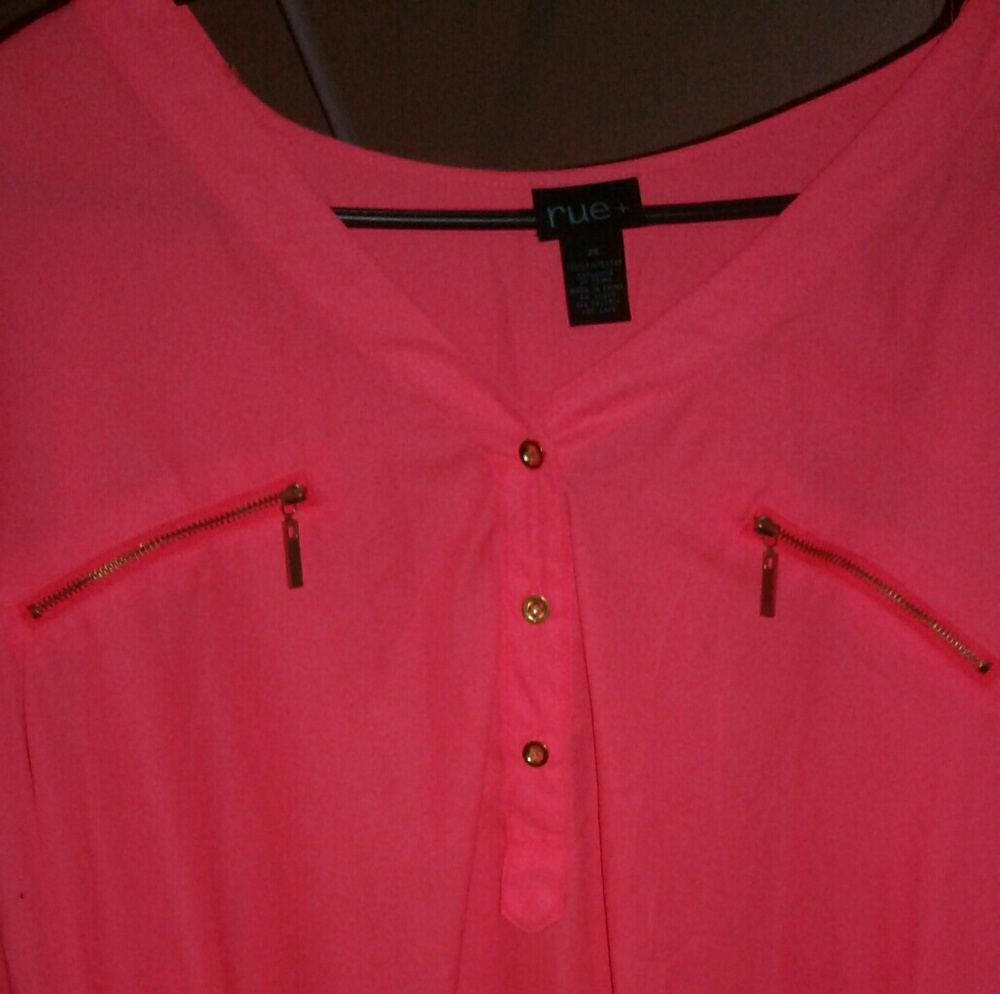 NWOT pop over blouse