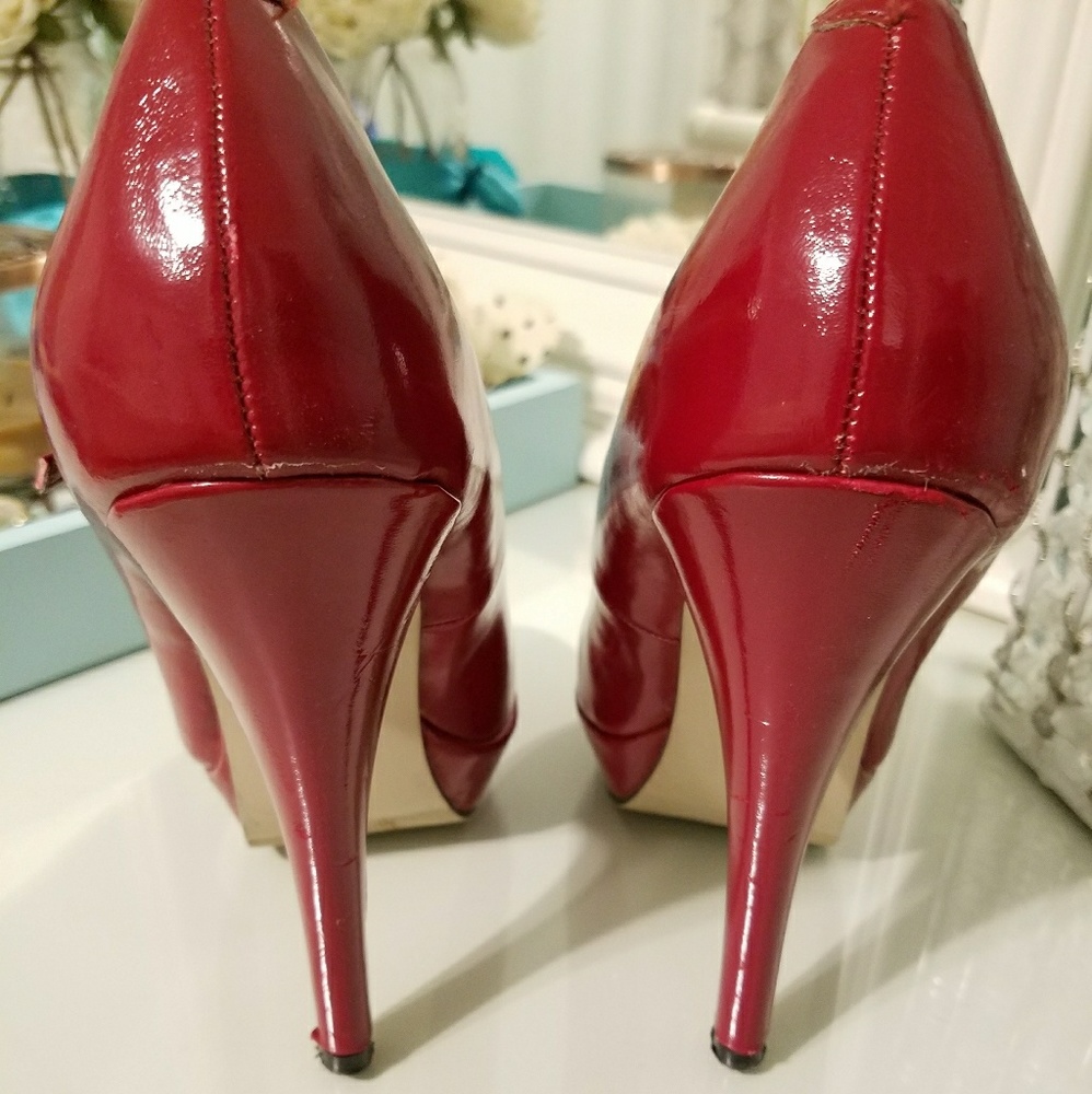 Red heels - Picture 2 of 2