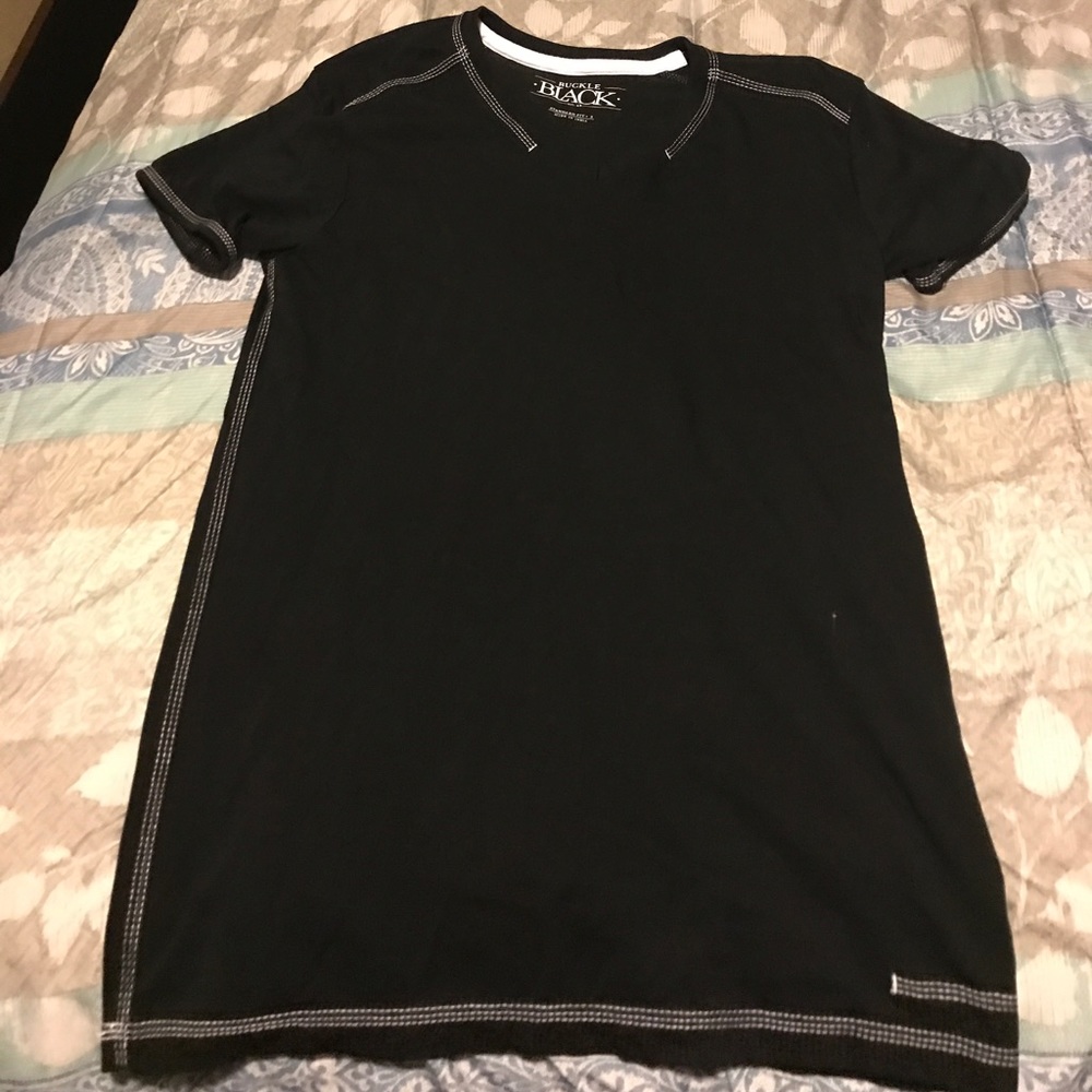 Black buckle tshirt