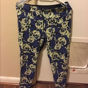 Victoria's Secret sport crop leggings