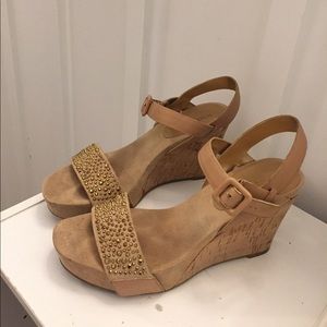 Nine West Cork Wedge Gold Embellishments size 7