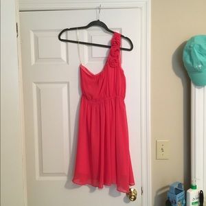 One shoulder pink dress