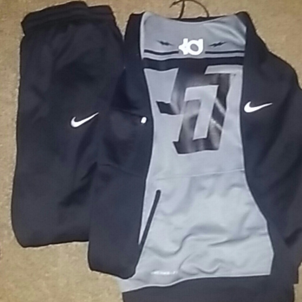 Nike hoodie and joggers kd nike elite xl