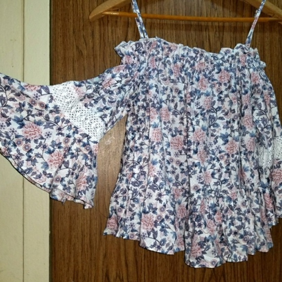 Cold shoulder top - Picture 2 of 2