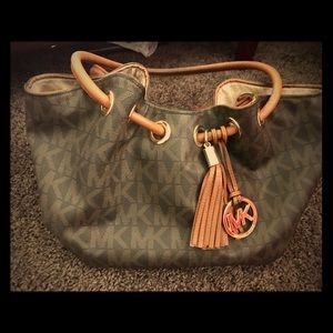 Micheal Kors Purse