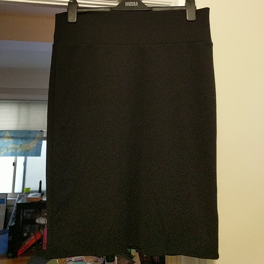 LuLaRoe Black Cassie Size Large EUC