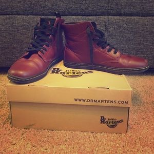 Doc Martens Leyton oxblood size 8