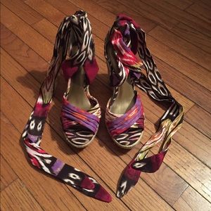 Multicolor Tie Up Wedges