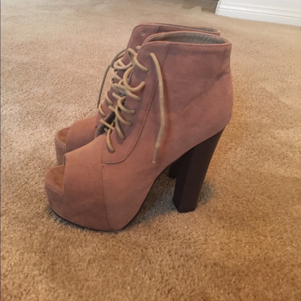 Size 7 heels