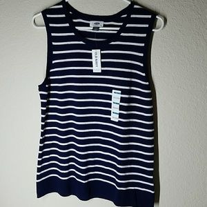 New with tag Old Navy Sleevelees women's shirt.