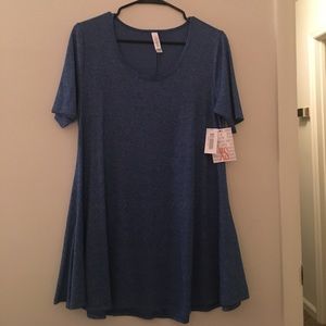 NWT XS LulaRoe Perfect Tee