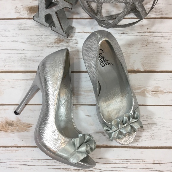 Carlos Santana Shoes - Carlos Santana Prestige NWT silver open toe pumps