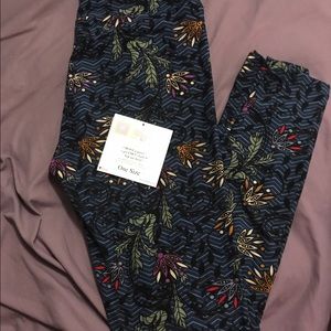 NWT OS LULAROE LEGGINGS
