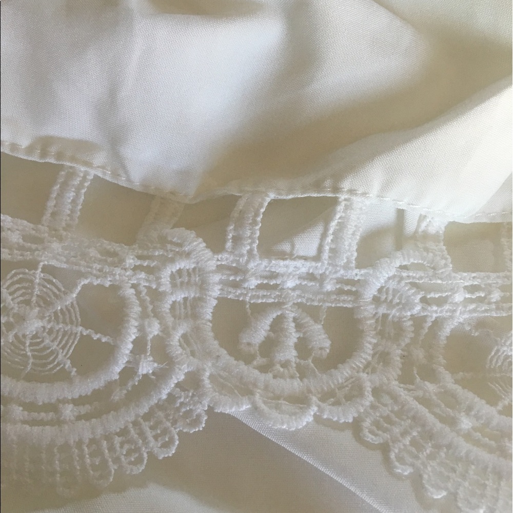 🌿HP!🌿Off the Shoulder White Eyelet Mini Dress🌿 - Picture 3 of 4