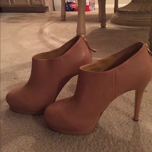 Nude bootie