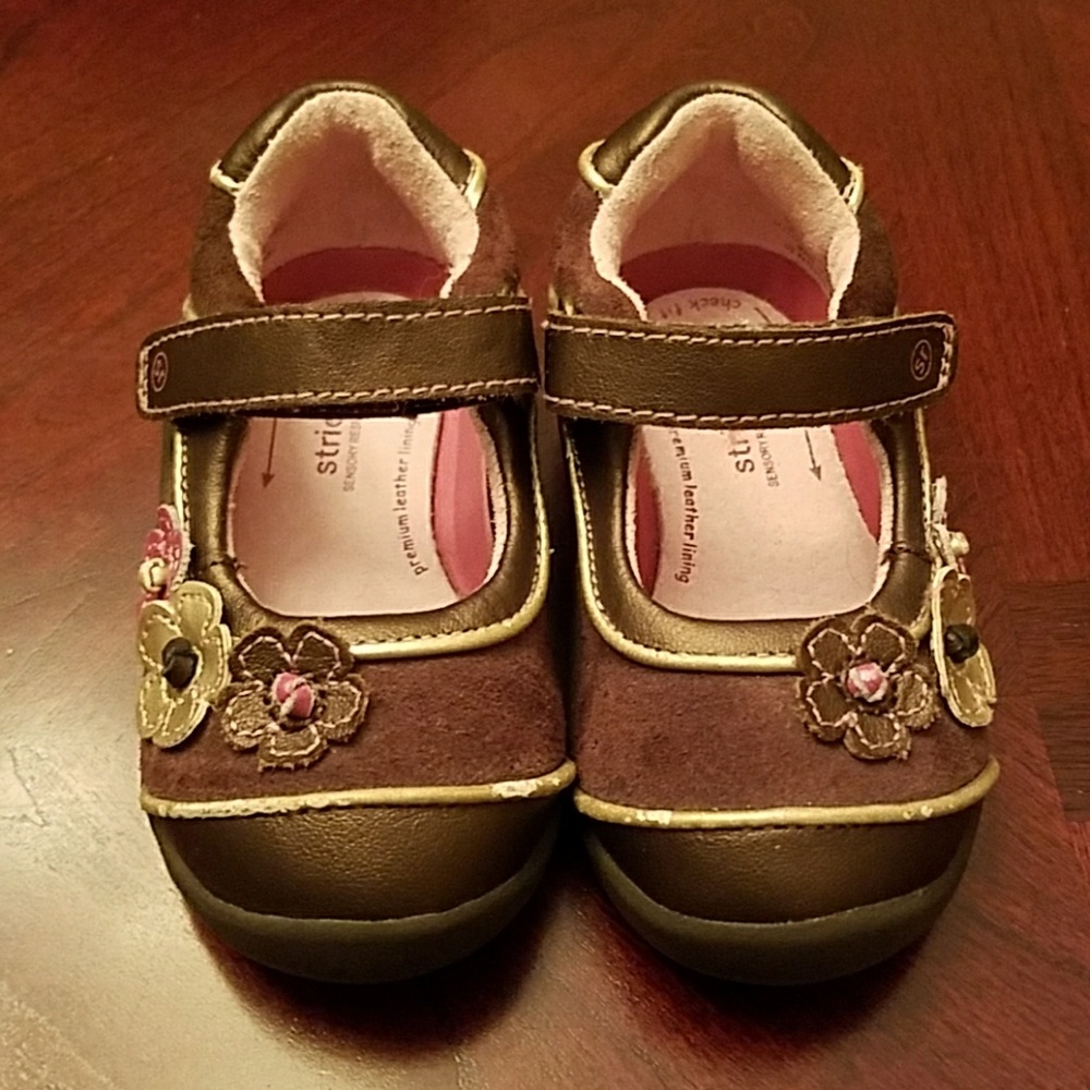 Stride Rite Brown Mary Jane Shoes size 4.5