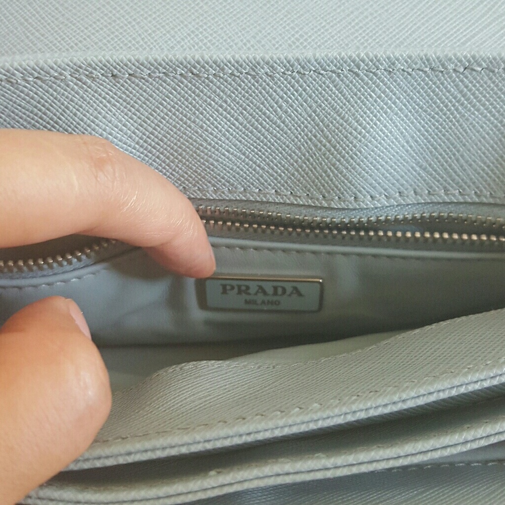 Prada - Picture 2 of 8