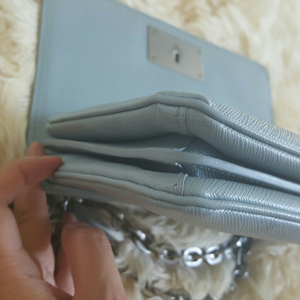 Prada - Picture 3 of 8