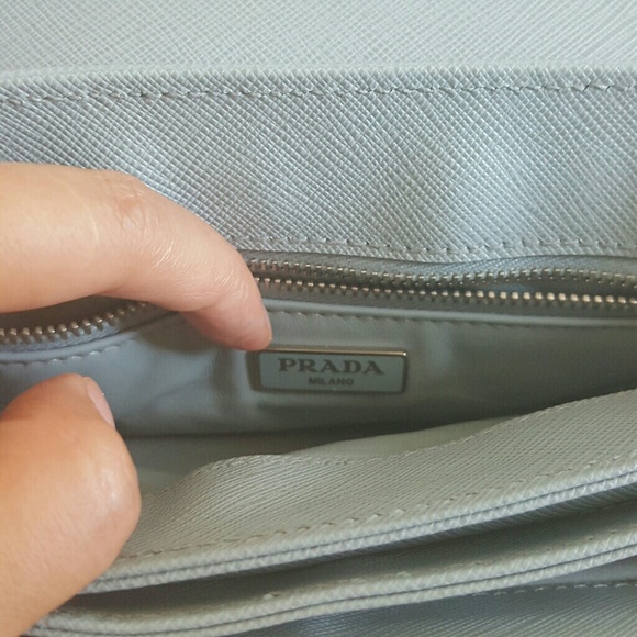 Prada - Picture 2 of 8