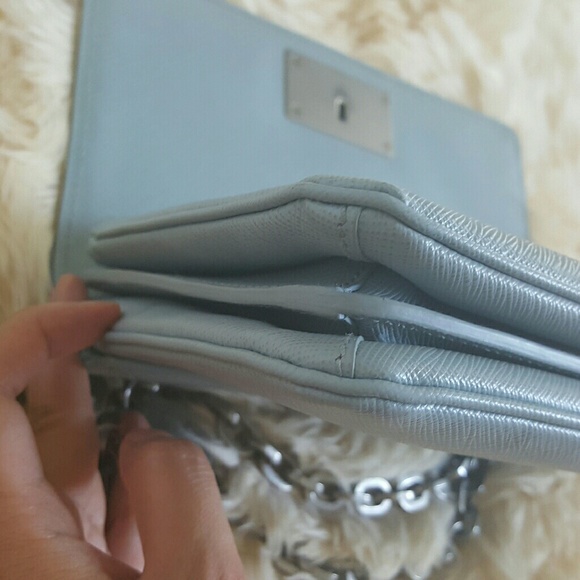 Prada - Picture 3 of 8