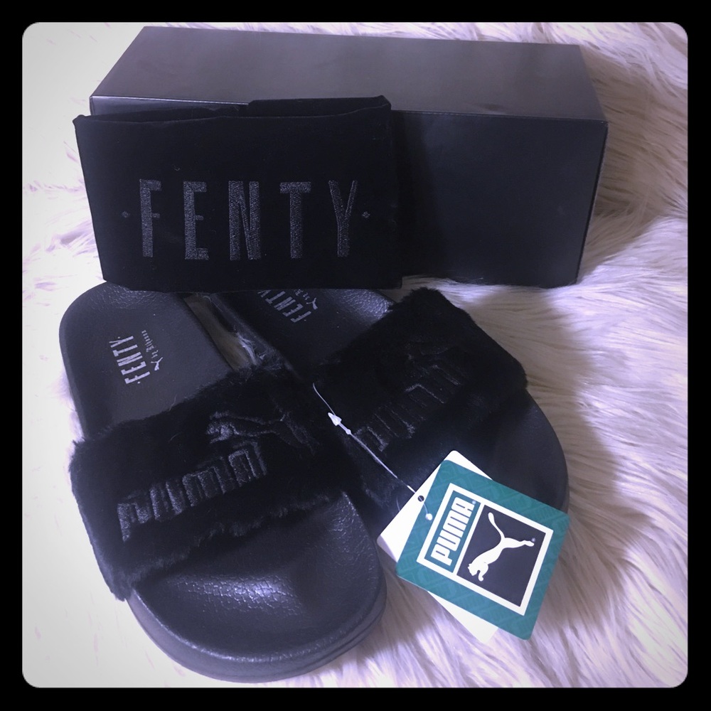 SOLD 😍Puma X fenty fur slides😍