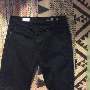 Black GAP size 27R skinny jeans