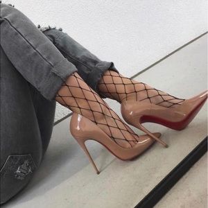 Wide hole fishnet stockings