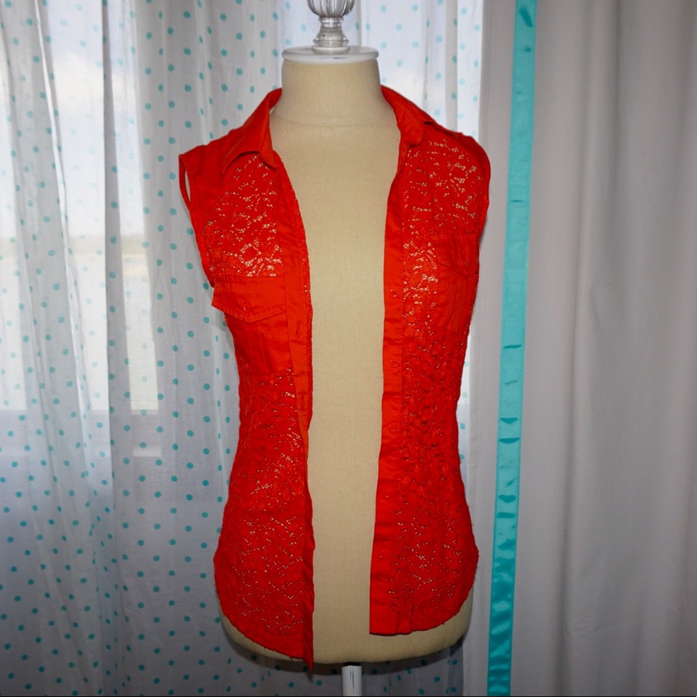 BeBe lace button up