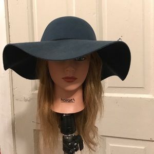 Kooringal wool floppy hat