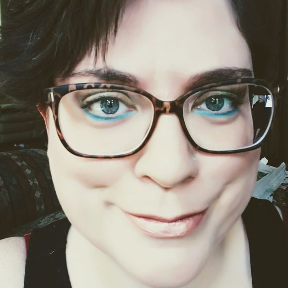 Meet your Posher, Heather - Picture 1 of 1