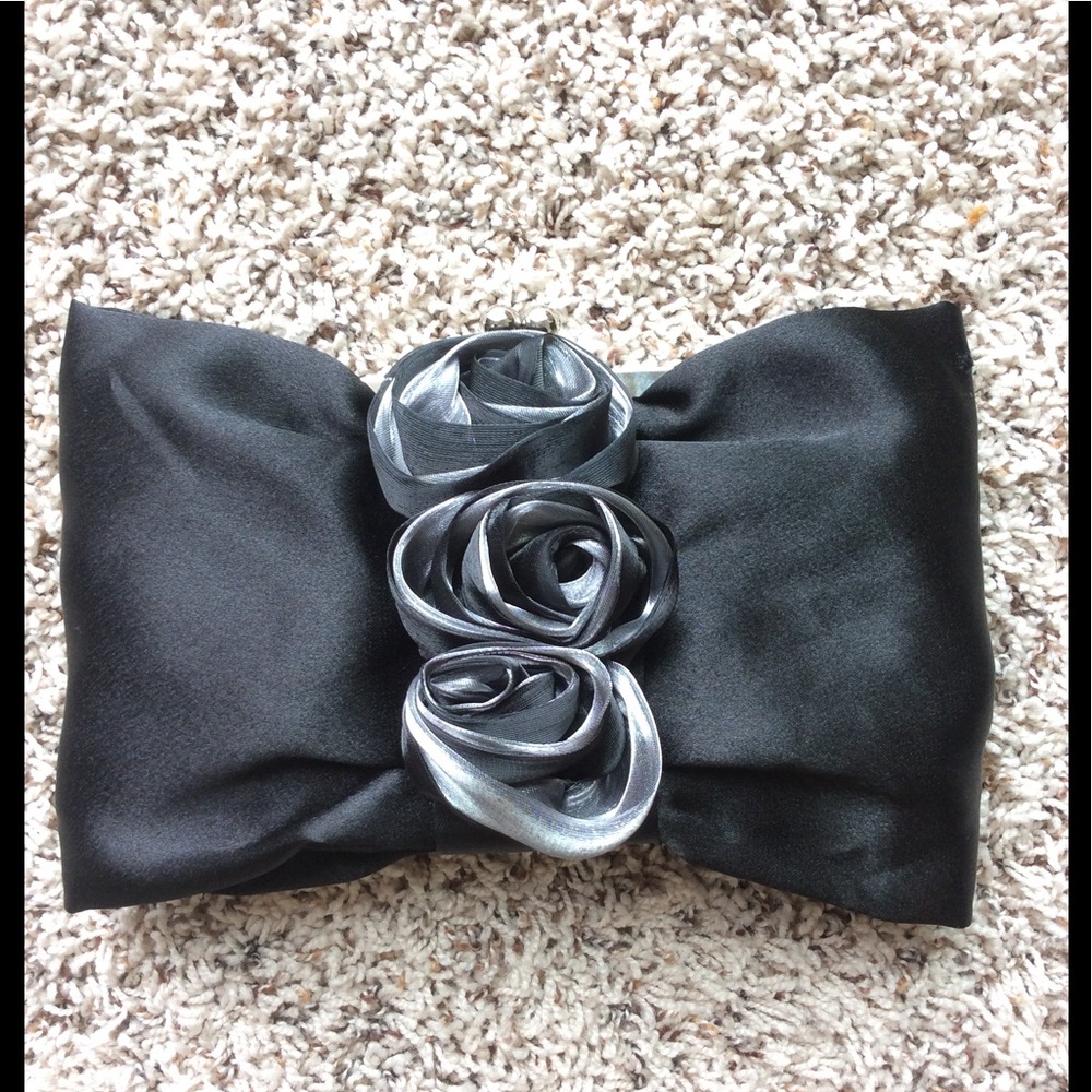 😍 Black and Gray Satin Clutch
