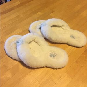 UGG Slippers: Flip Flops