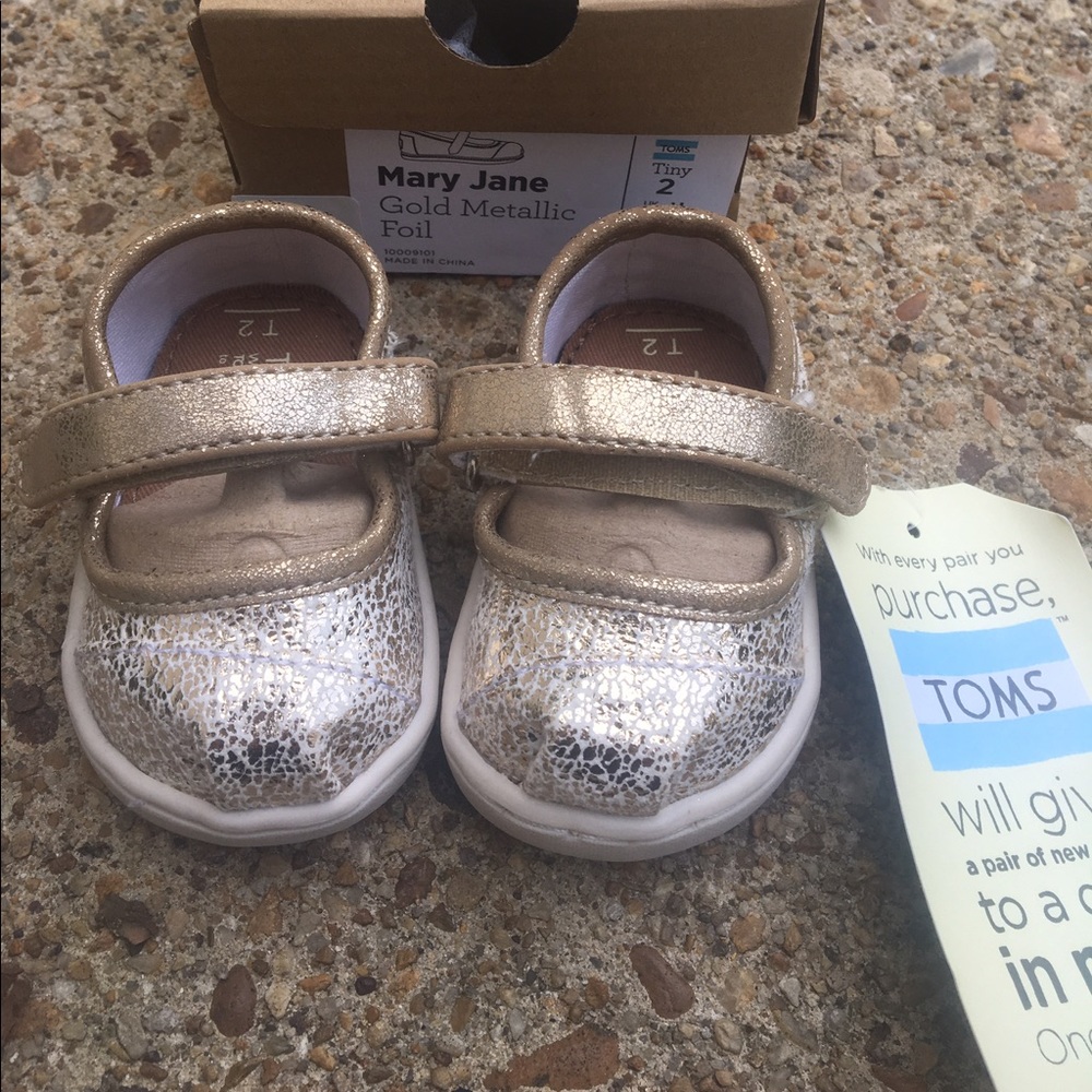 NWT Tiny Toms