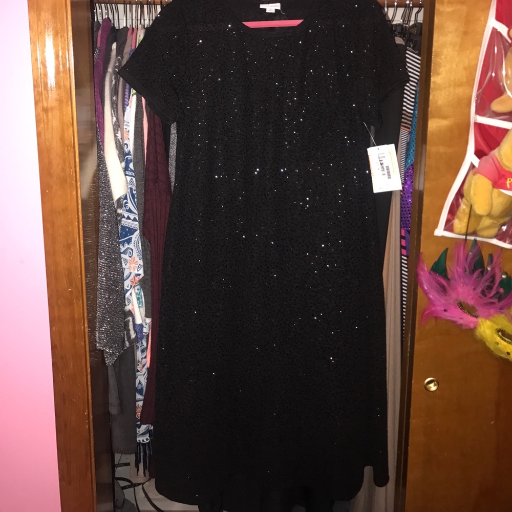 Elegant LuLaRoe Carly