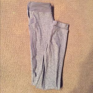 Grey ivivva leggings.