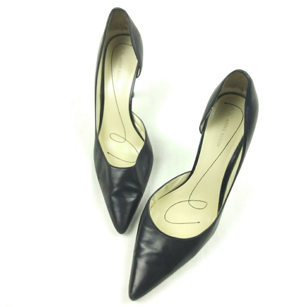 Anne Klein pointy toe black leather heels size 8.5
