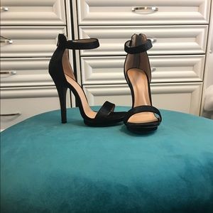 ❌SOLD OUT❌Black sexy velvet strappy sandal heels