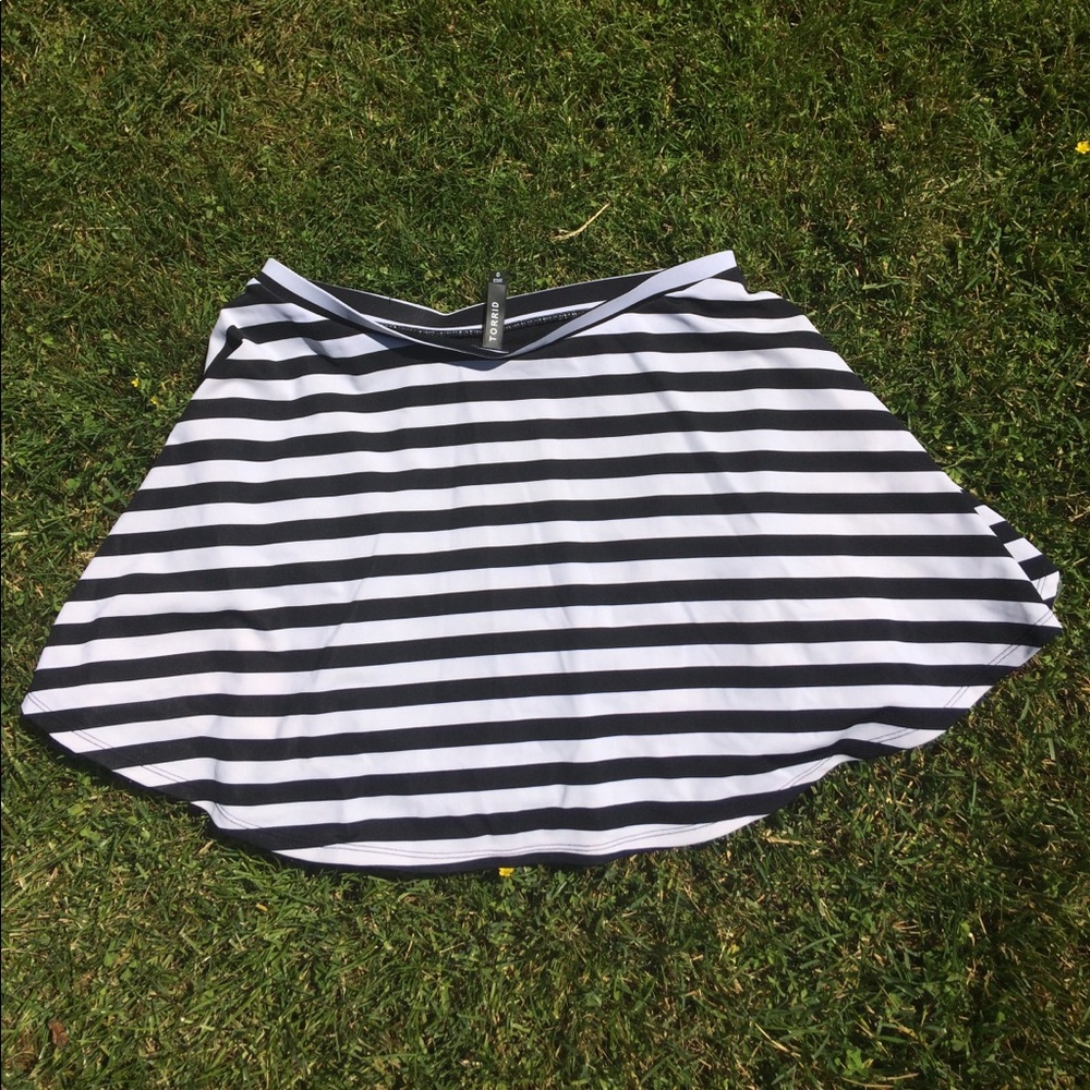 Size 0 Torrid swim skirt