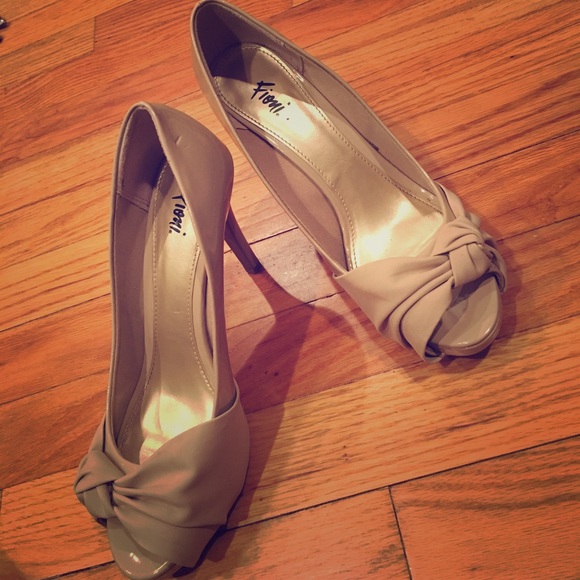 Beige Peep Toe Heel - Picture 1 of 4