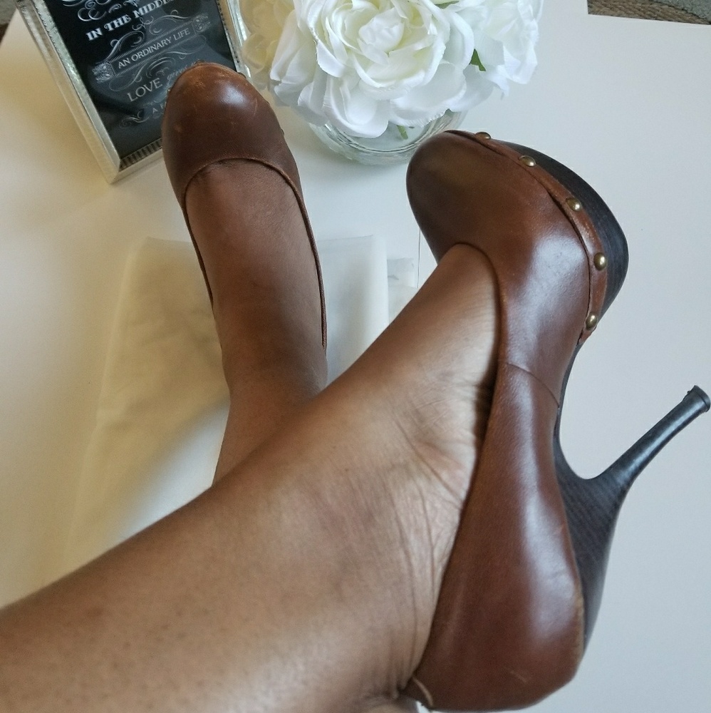 Stiletto Bakers H by Halston distressed caramel 8s
