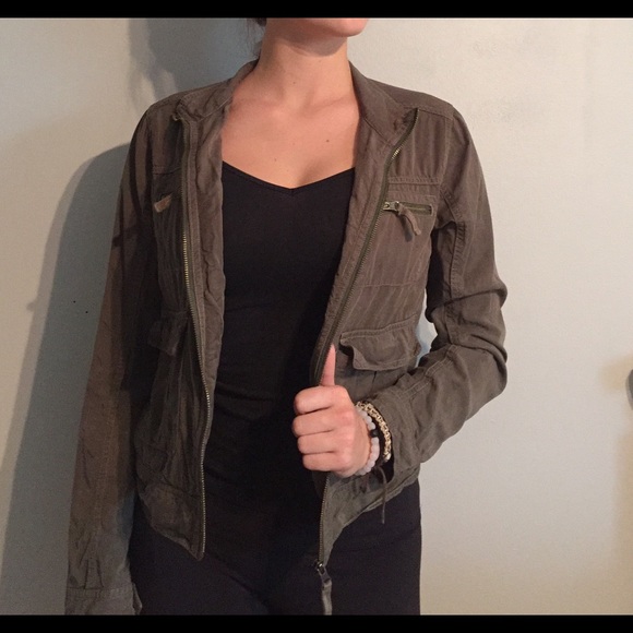 Army green light jacket - Picture 1 of 4