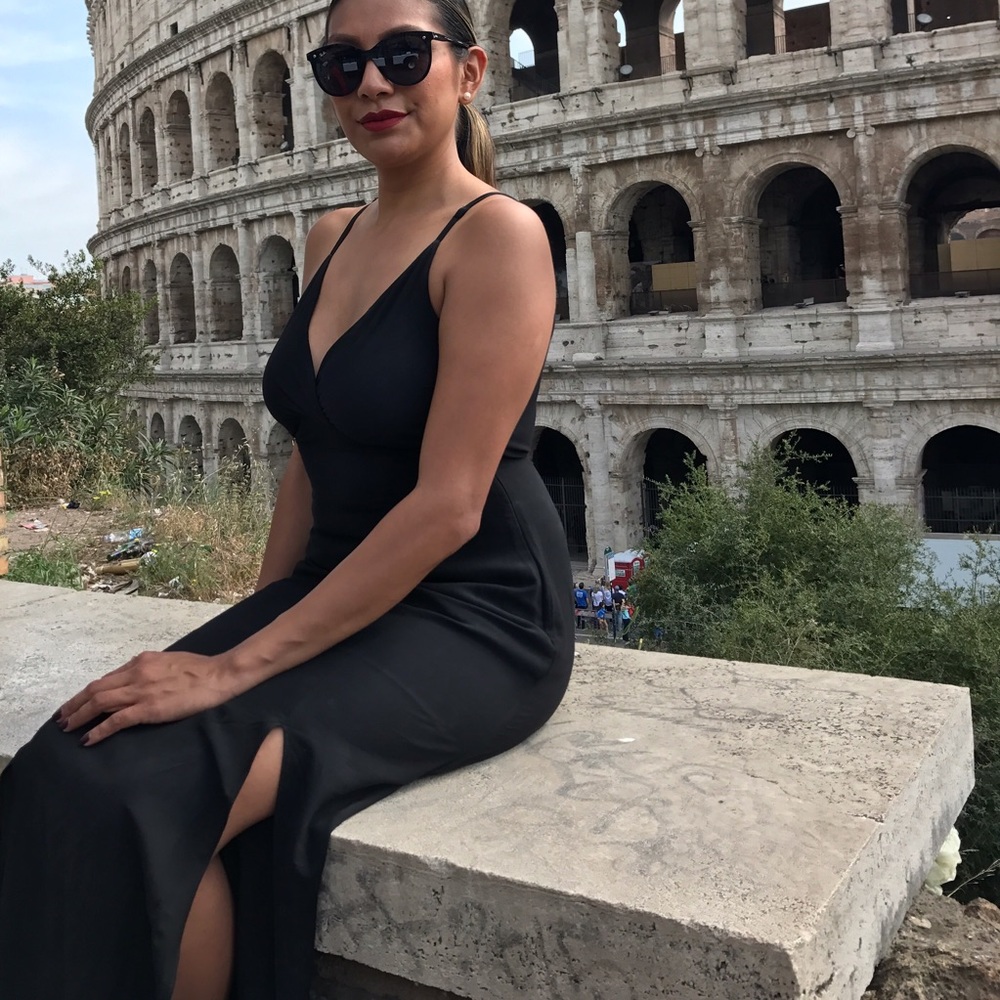 Black dress - Picture 3 of 3