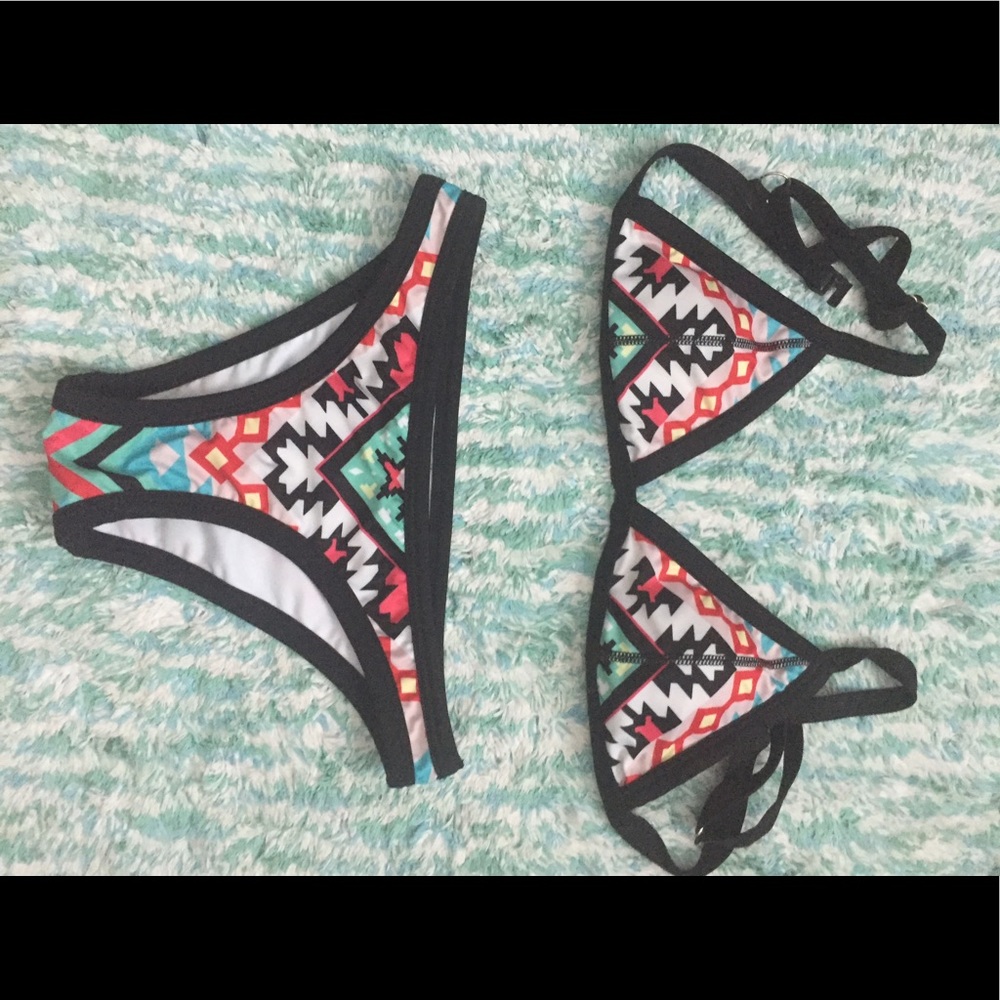 Geometric triangle bikini