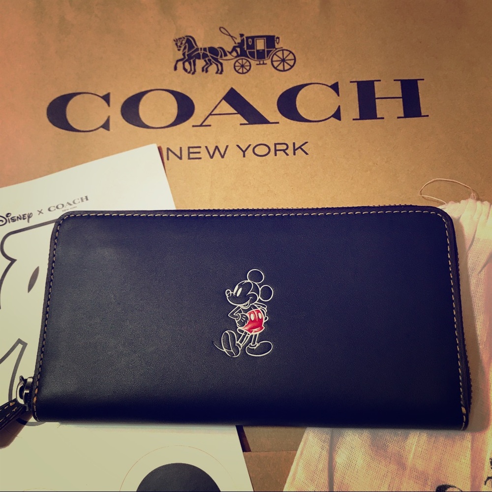 ‼️MICKEY MOUSE‼️COACH‼️ZIP WALLET‼️RARE LIMITED ED