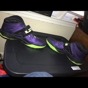 shoes, lebron zoom solider 8's, size 12