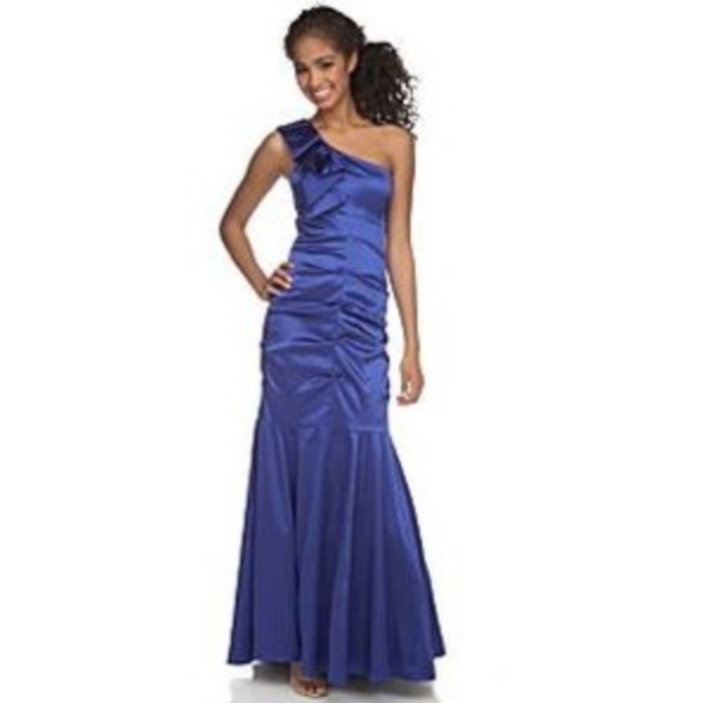 B. Darlin Stunning Blue One Shoulder Formal Gown