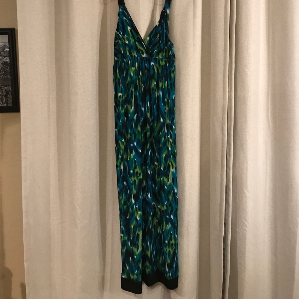 Maxi dress v neck sleeveless